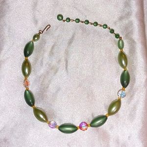 Vintage pearlized green aurora borealis crystal choker
